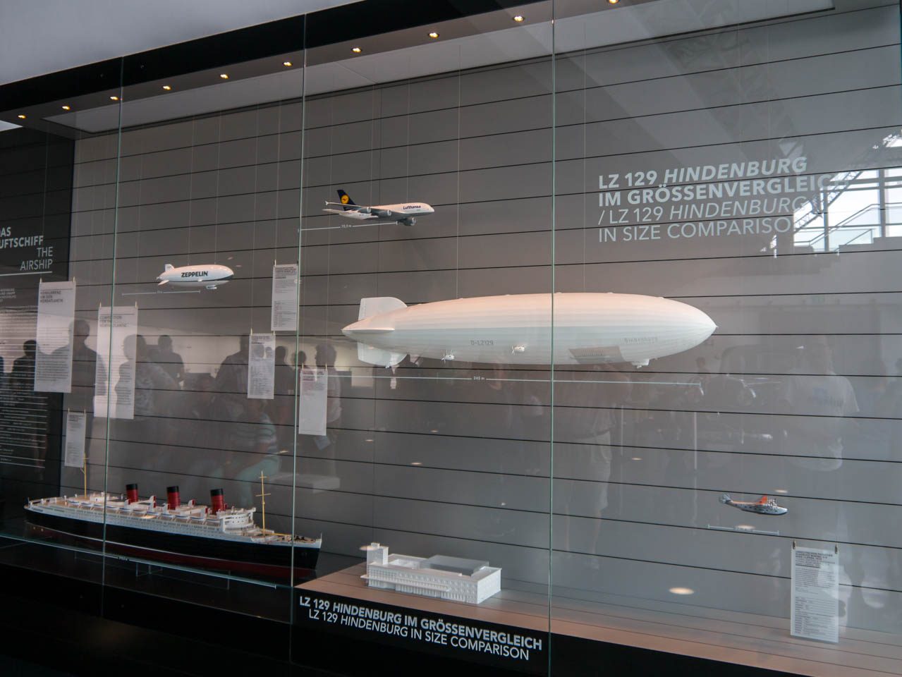 Im Zeppelin Museum Friedrichshafen Wird Die Hindenburg